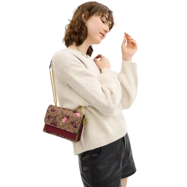 COACH - MINI KLARE CROSSBODY BAG SIGNATURE CHERRY - Imagen 3