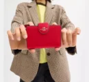 COACH MRDIUM CORNER ZIP - BOLD RED