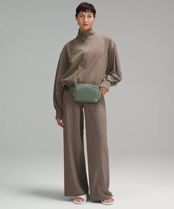 LULULEMONEVERYWHERE BELT BAG LARGE - GREY EUCALYPTUS - Imagen 2